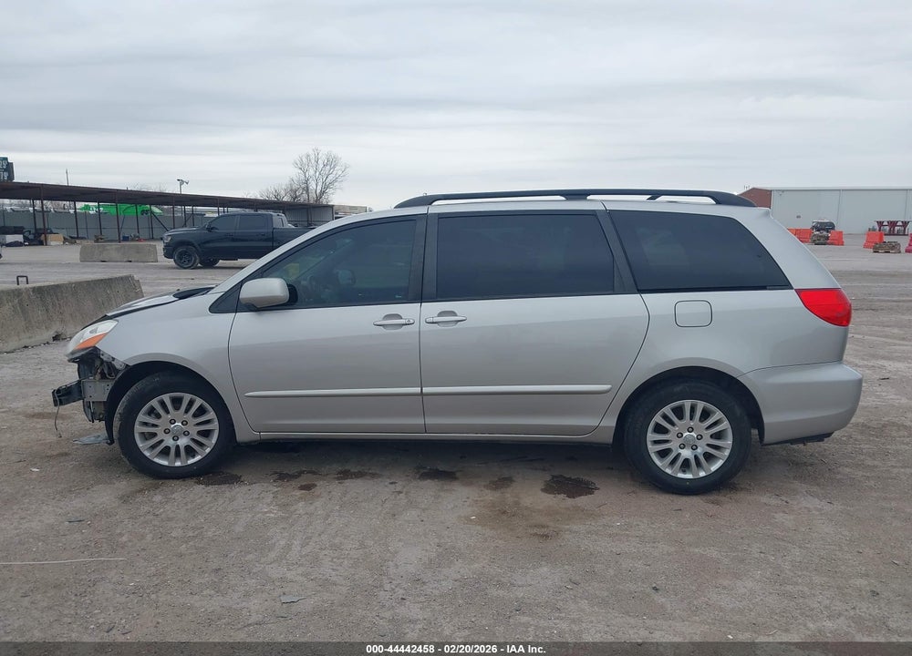 2010 TOYOTA SIENNA XLE VIN: 5TDYK4CCXAS295567
