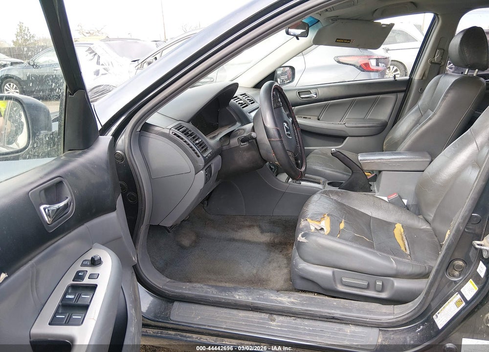 2004 HONDA ACCORD 3.0 EX VIN: 1HGCM66544A052806