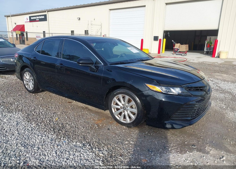 2018 TOYOTA CAMRY LE VIN: 4T1B11HK2JU047845