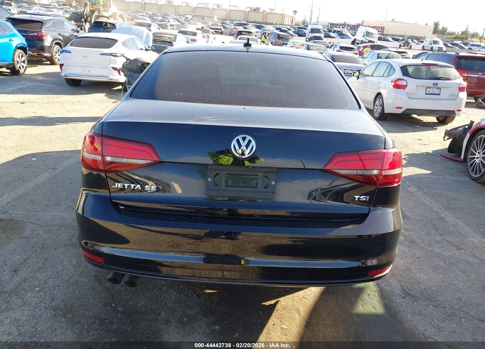 2017 VOLKSWAGEN JETTA 1.4T SE VIN: 3VWDB7AJ7HM365583