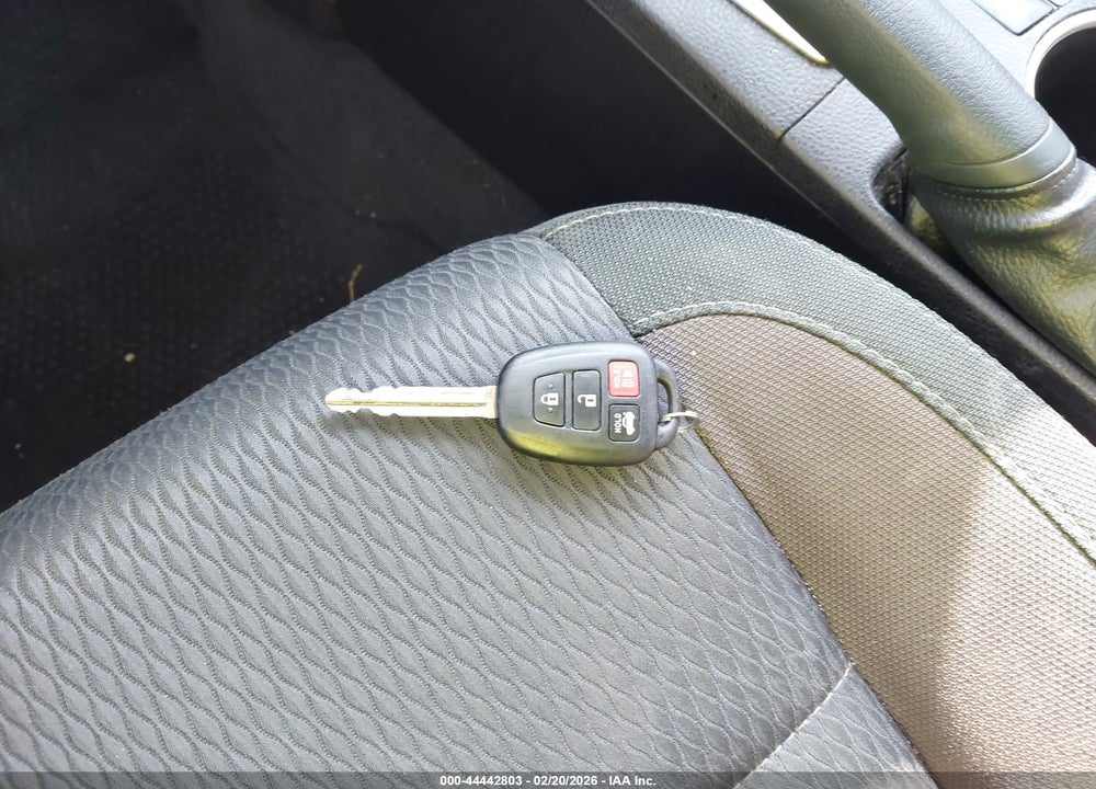 2019 TOYOTA COROLLA LE VIN: 5YFBURHE7KP857524