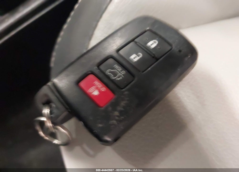 2018 TOYOTA RAV4 HYBRID LIMITED VIN: JTMDJREV8JD208922