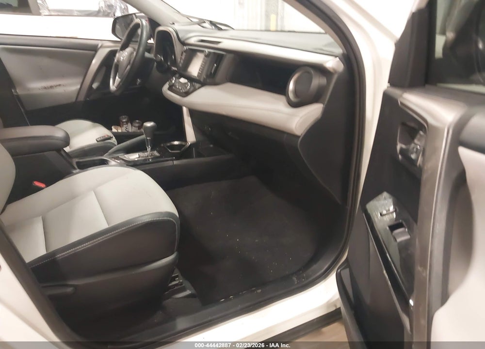 2018 TOYOTA RAV4 HYBRID LIMITED VIN: JTMDJREV8JD208922