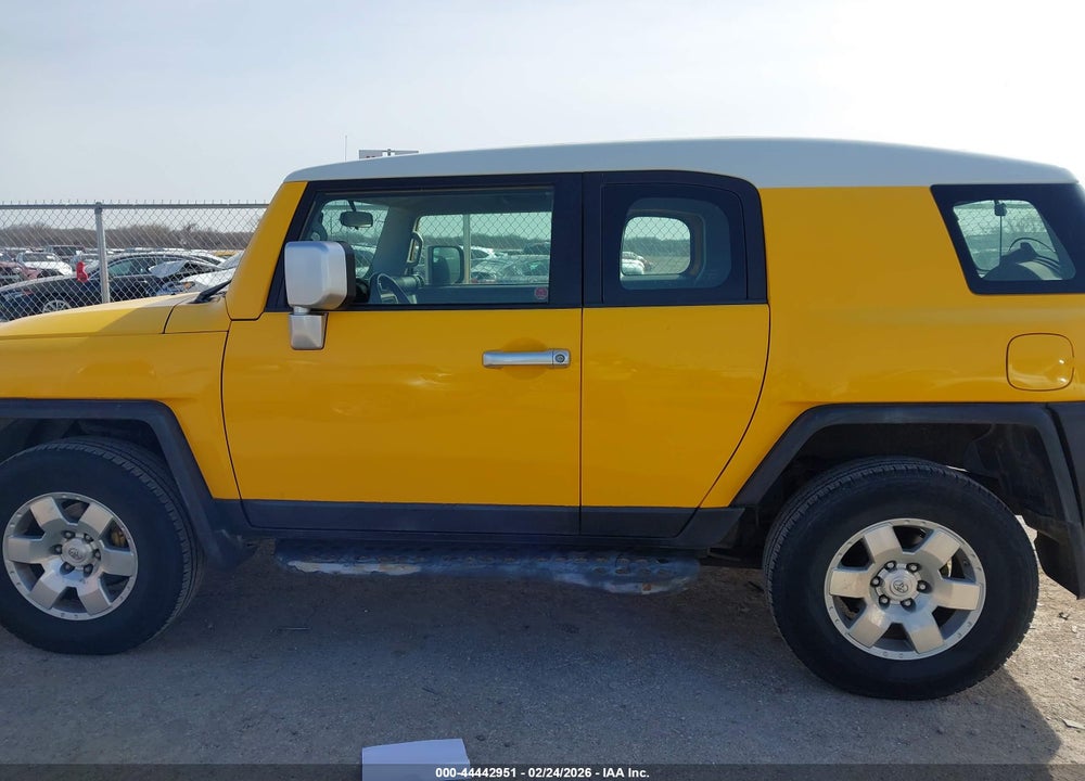 2008 TOYOTA FJ CRUISER VIN: JTEBU11F980103687