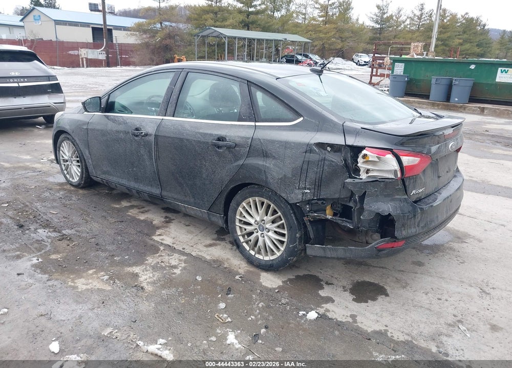 2014 FORD FOCUS TITANIUM VIN: 1FADP3J21EL141573