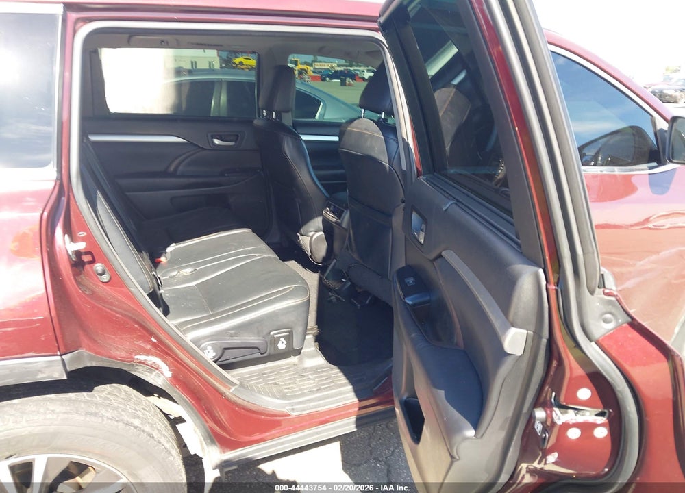 2016 TOYOTA HIGHLANDER XLE V6 VIN: 5TDKKRFH0GS143896