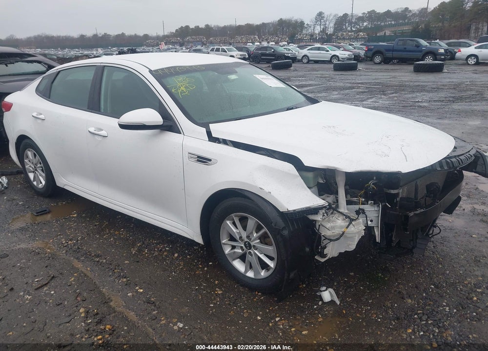 2018 KIA OPTIMA LX VIN: 5XXGT4L38JG239685
