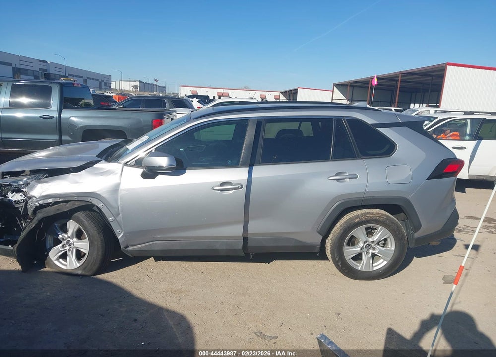 2019 TOYOTA RAV4 XLE VIN: 2T3W1RFVXKW017918