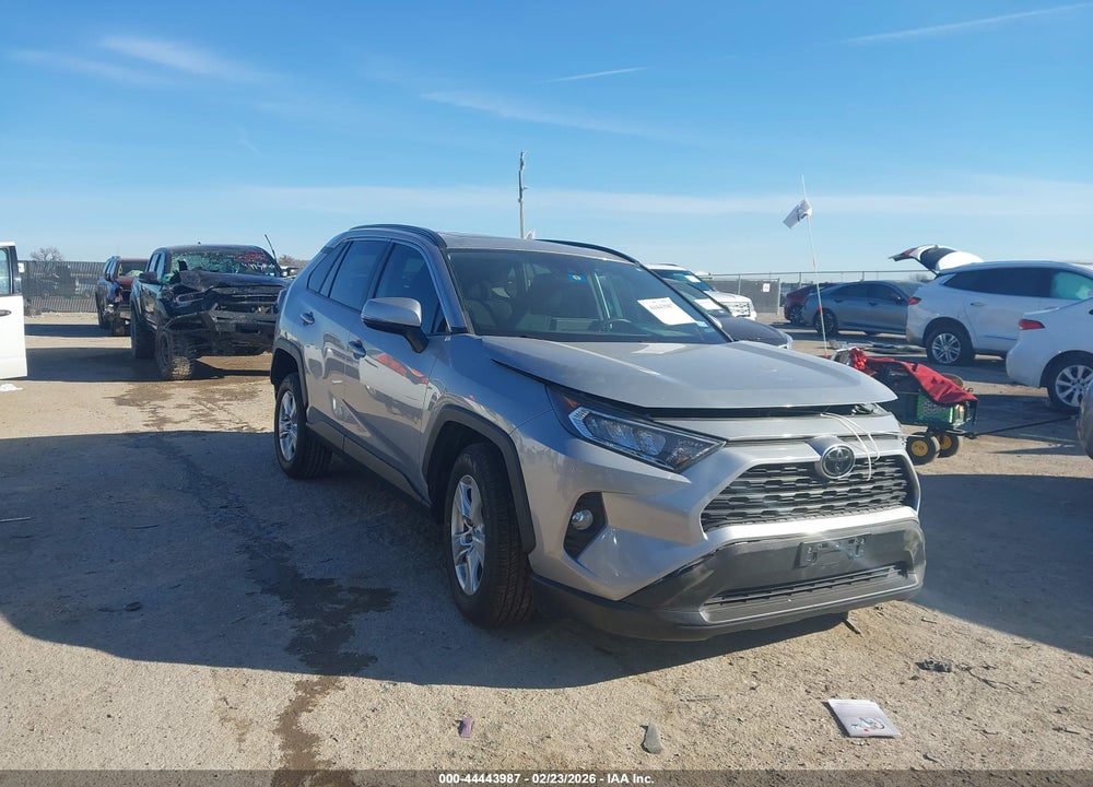 2019 TOYOTA RAV4 XLE VIN: 2T3W1RFVXKW017918