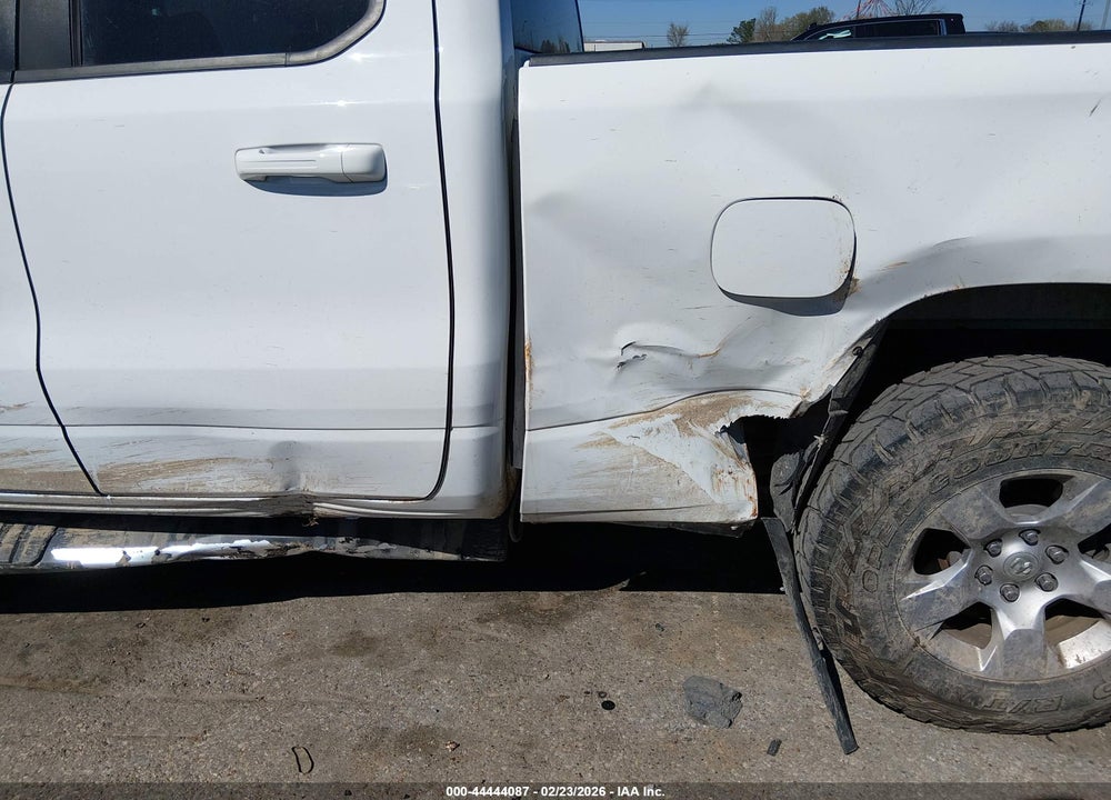 2021 RAM 1500 BIG HORN  4X4 6'4 BOX VIN: 1C6SRFBT5MN602997