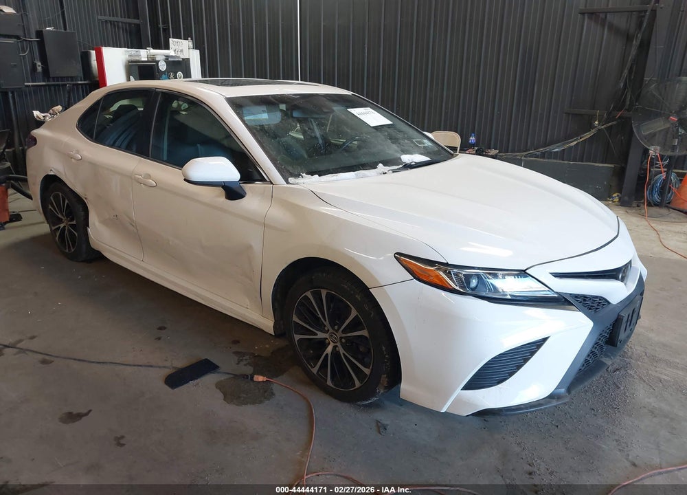 2018 TOYOTA CAMRY SE VIN: JTNB11HK2J3004161