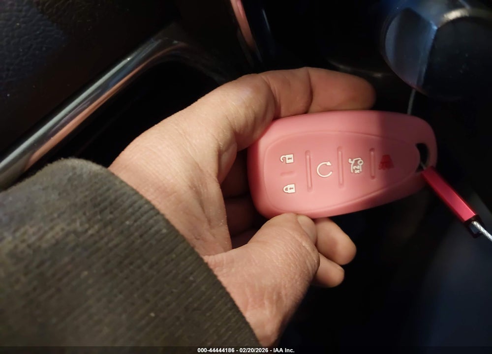 2019 CHEVROLET EQUINOX LT VIN: 2GNAXKEVXK6205889