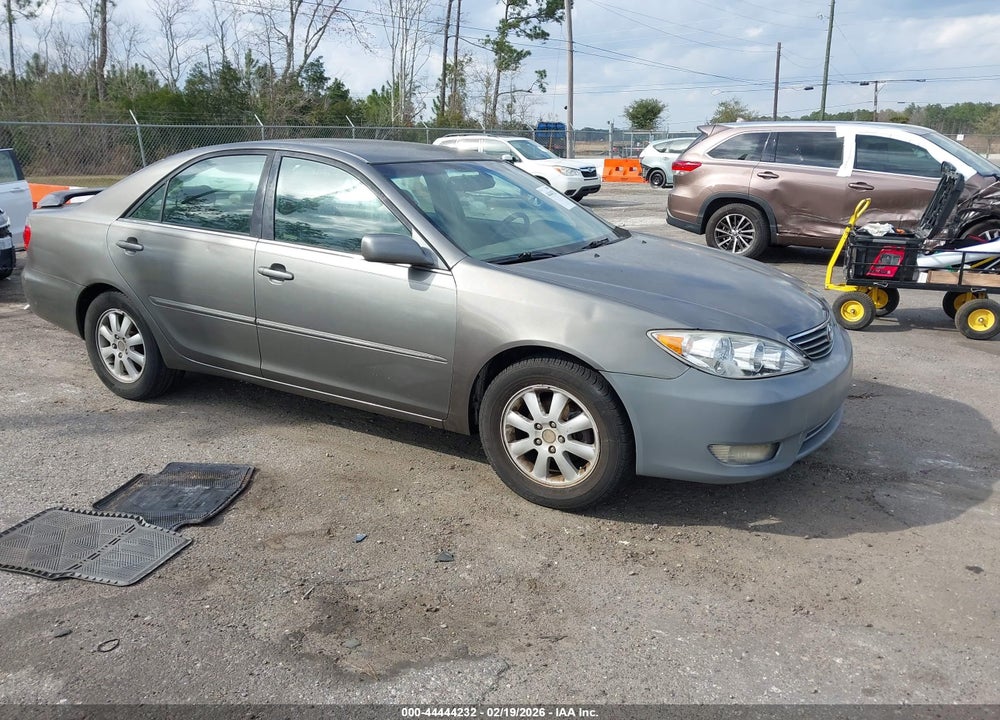 2005 TOYOTA CAMRY XLE VIN: 4T1BE32K85U581222