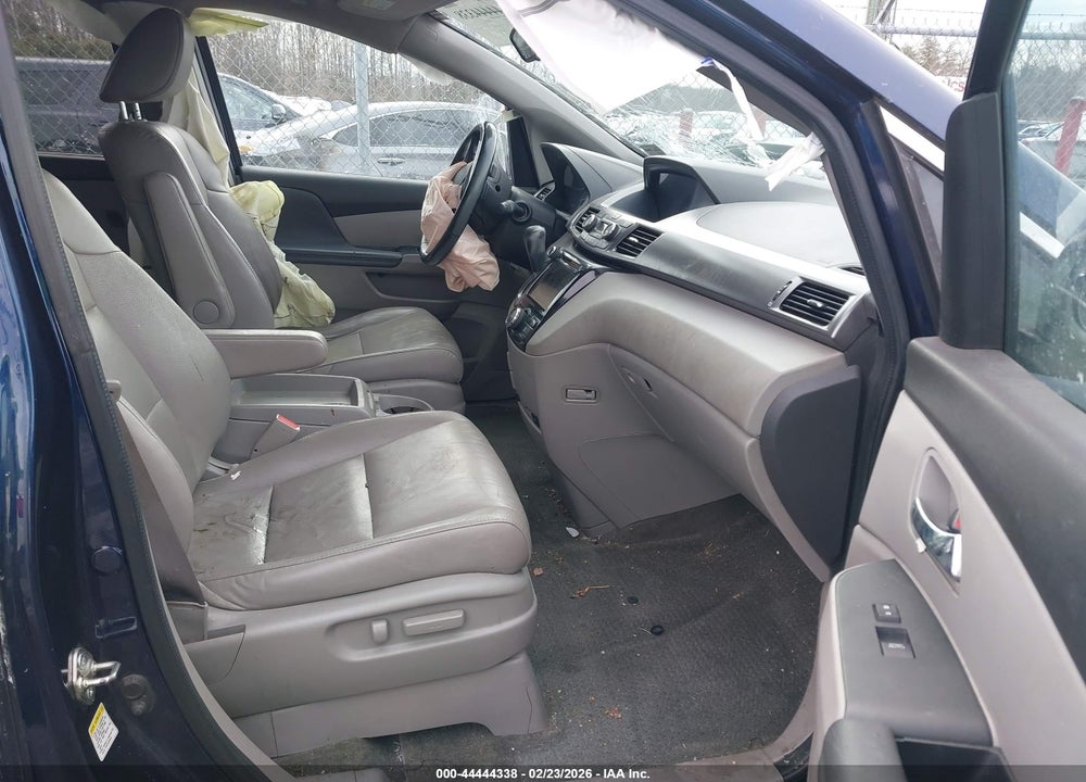 2015 HONDA ODYSSEY EX-L VIN: 5FNRL5H67FB029025