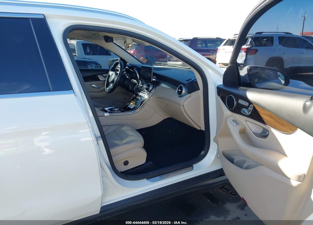 2016 MERCEDES-BENZ GLC 300 4MATIC VIN: WDC0G4KB4GF088411