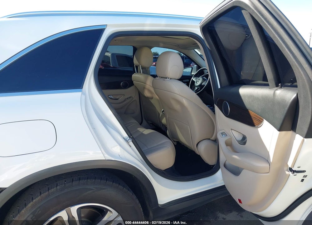 2016 MERCEDES-BENZ GLC 300 4MATIC VIN: WDC0G4KB4GF088411