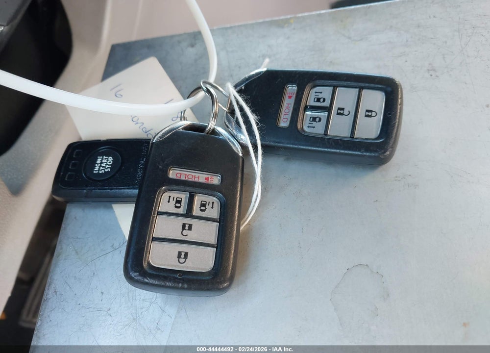 2016 HONDA ODYSSEY SE VIN: 5FNRL5H36GB112808