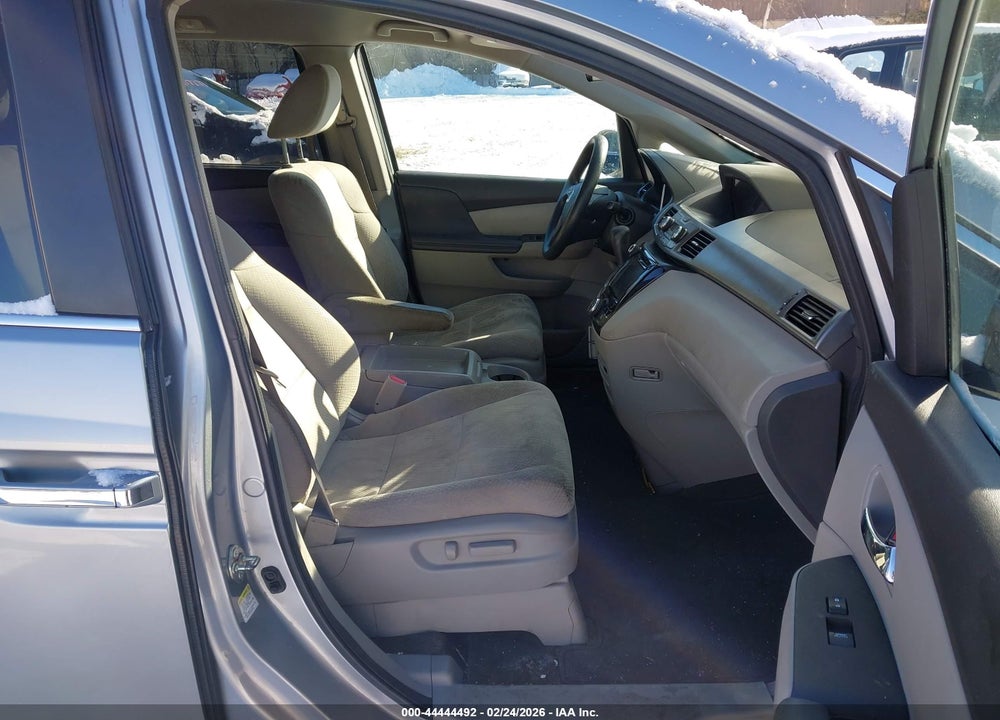 2016 HONDA ODYSSEY SE VIN: 5FNRL5H36GB112808