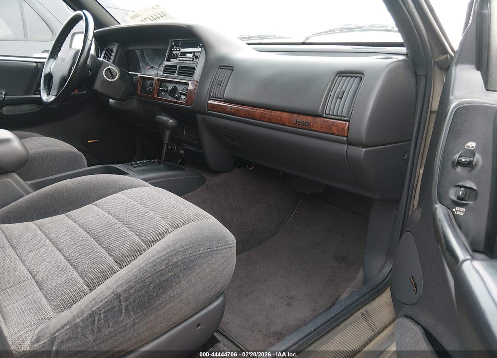 1996 JEEP GRAND CHEROKEE LAREDO VIN: 1J4EX58S7TC128236