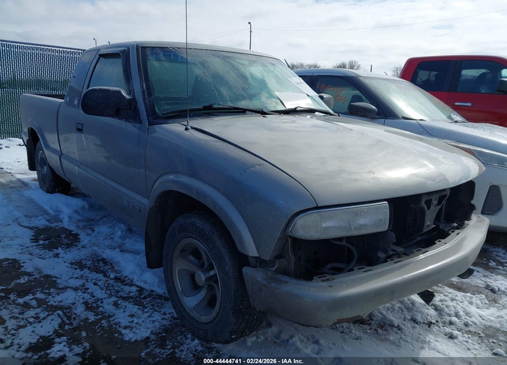 2001 CHEVROLET S-10 LS VIN: 1GCCS19W218181027