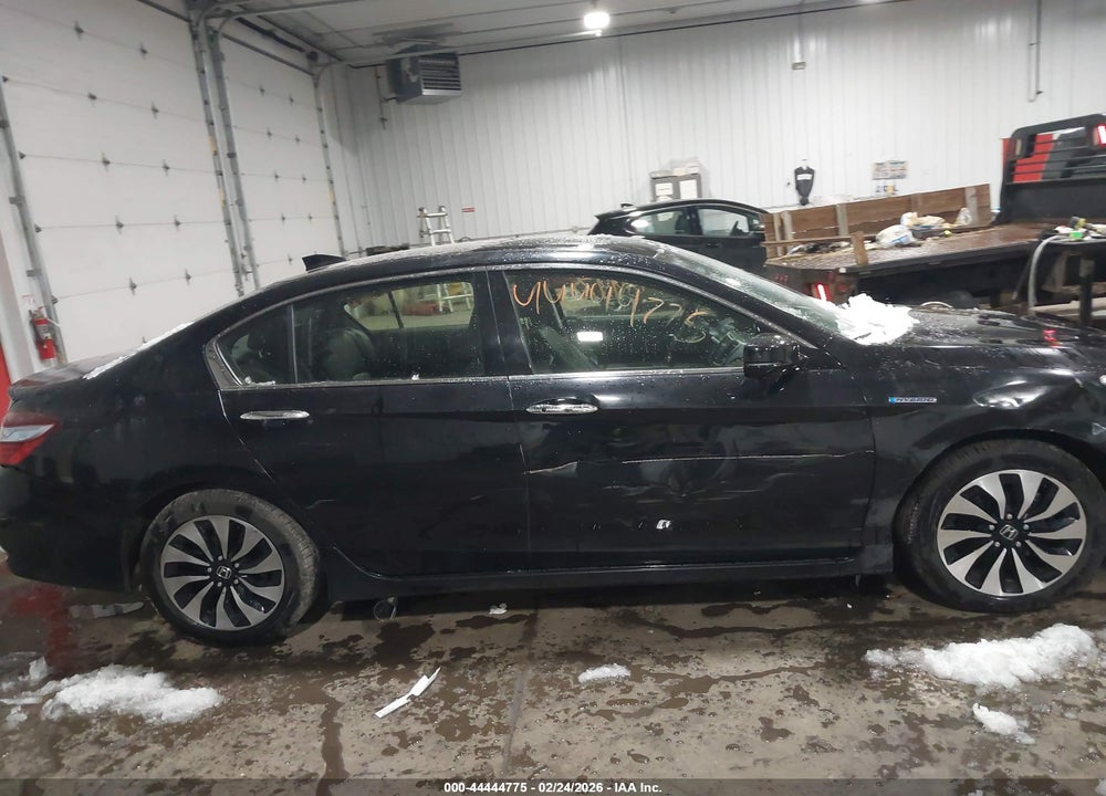 2017 HONDA ACCORD HYBRID TOURING VIN: JHMCR6F72HC030779