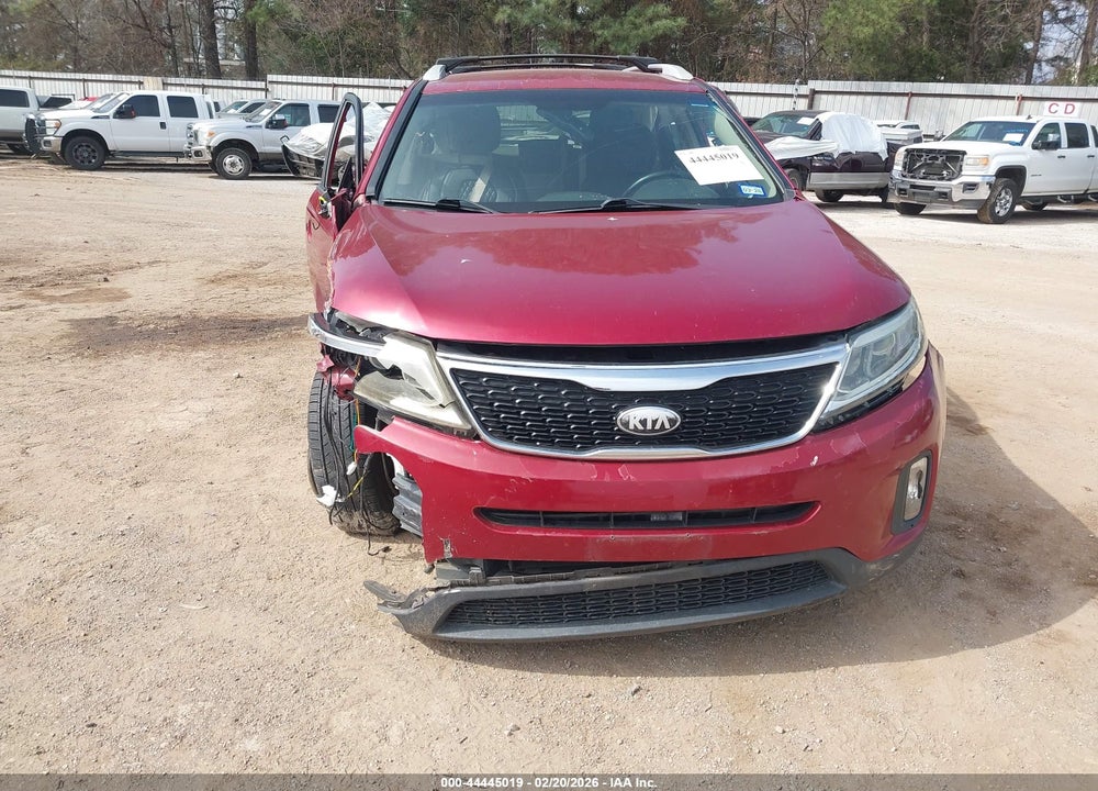 2014 KIA SORENTO LX VIN: 5XYKT4A60EG477538