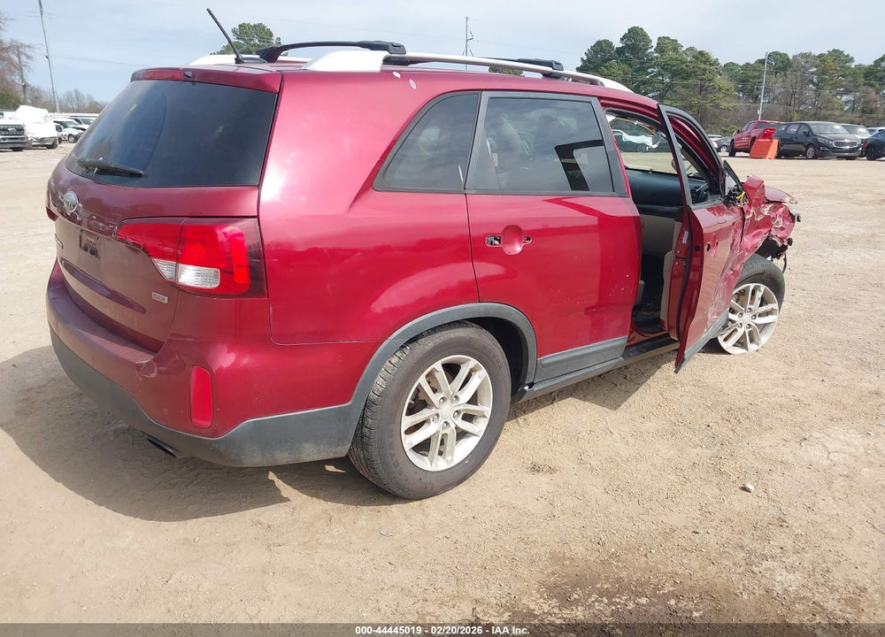 2014 KIA SORENTO LX VIN: 5XYKT4A60EG477538