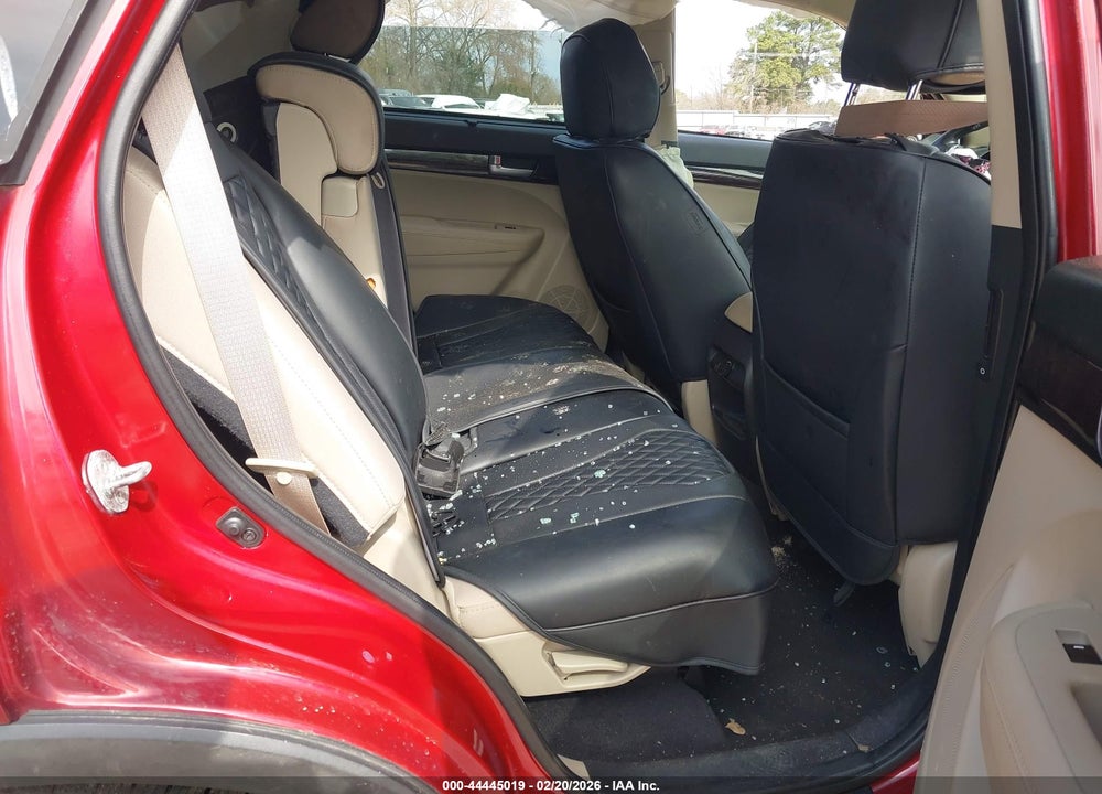2014 KIA SORENTO LX VIN: 5XYKT4A60EG477538