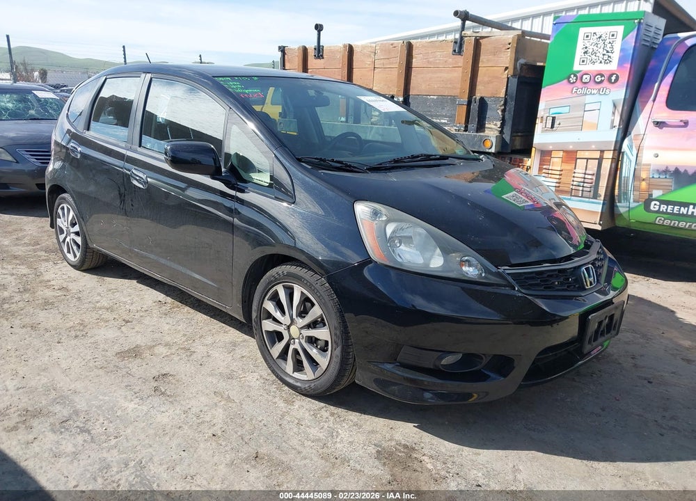 2013 HONDA FIT SPORT VIN: JHMGE8H58DC076034