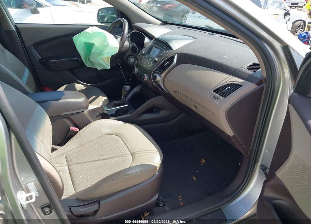2015 HYUNDAI TUCSON SE VIN: KM8JUCAG8FU101418