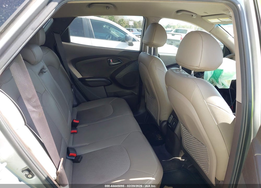 2015 HYUNDAI TUCSON SE VIN: KM8JUCAG8FU101418
