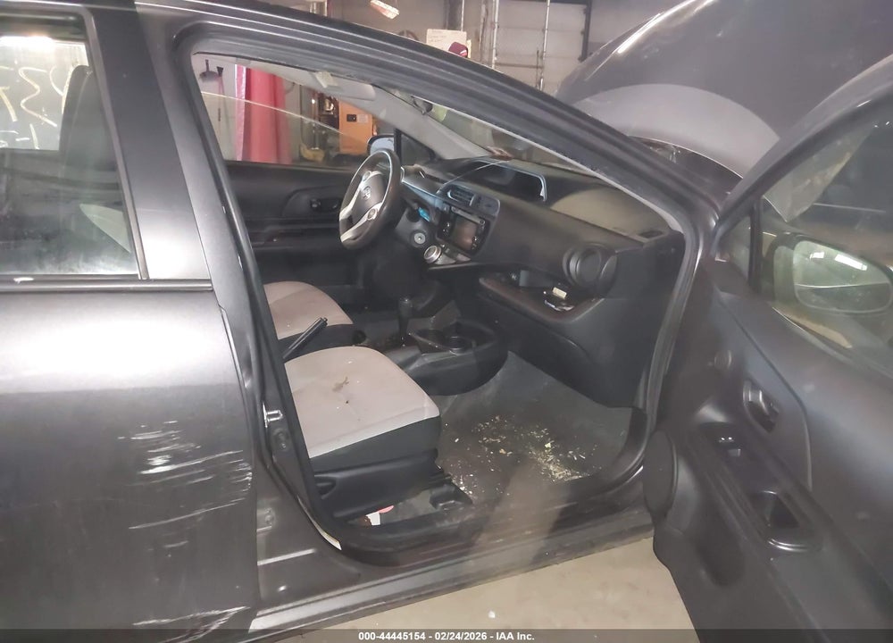 2015 TOYOTA PRIUS C ONE VIN: JTDKDTB32F1109326