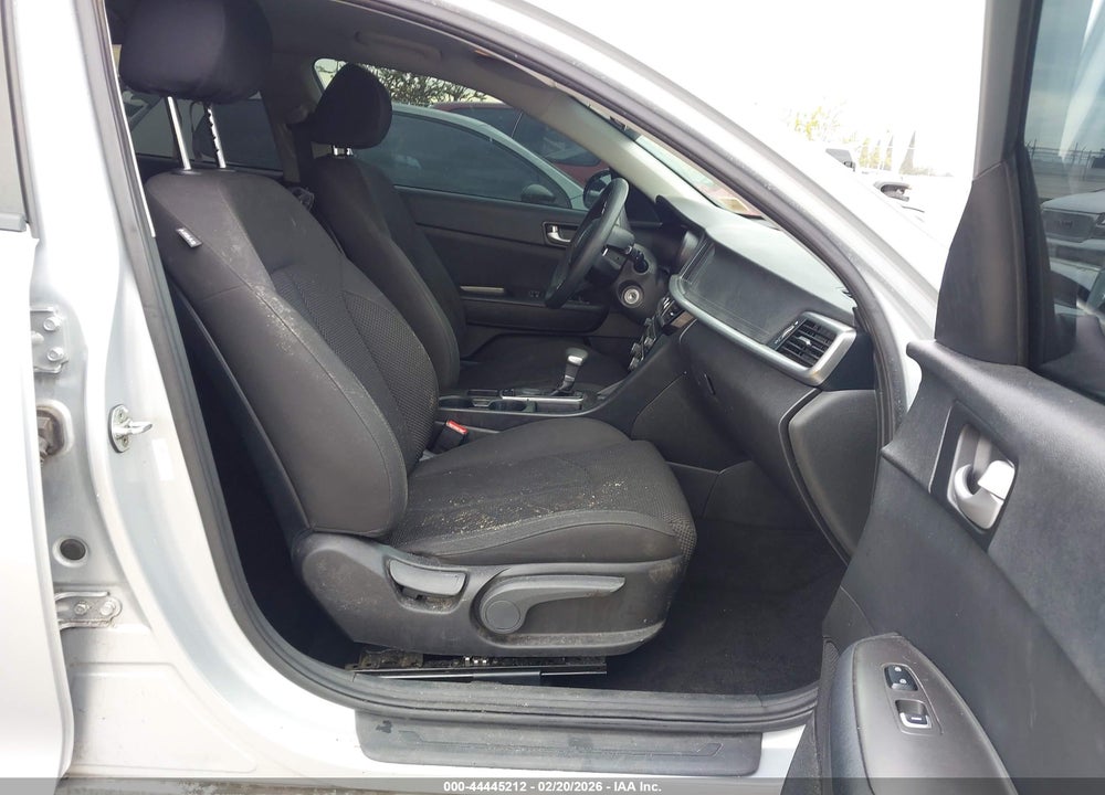 2019 KIA OPTIMA LX VIN: 5XXGT4L35KG282446