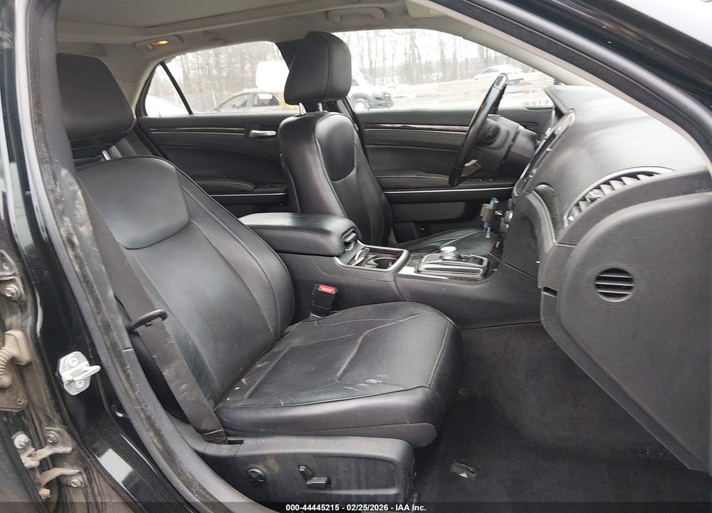 2018 CHRYSLER 300 LIMITED AWD VIN: 2C3CCAKG9JH268180