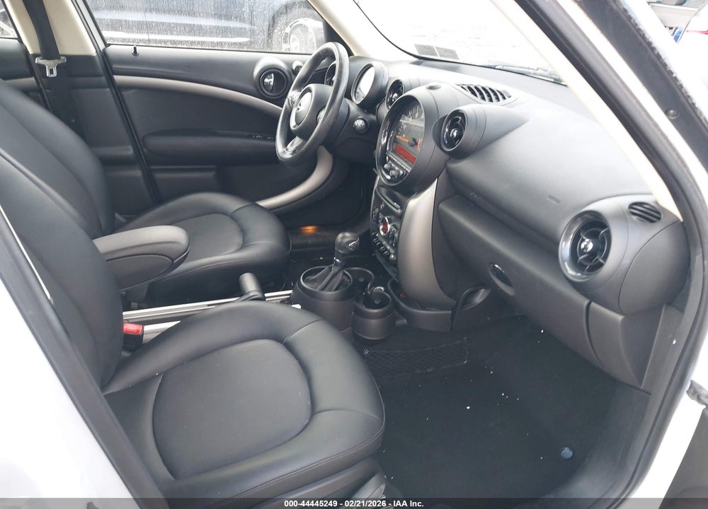 2016 MINI COUNTRYMAN COOPER VIN: WMWZB3C51GWR46980