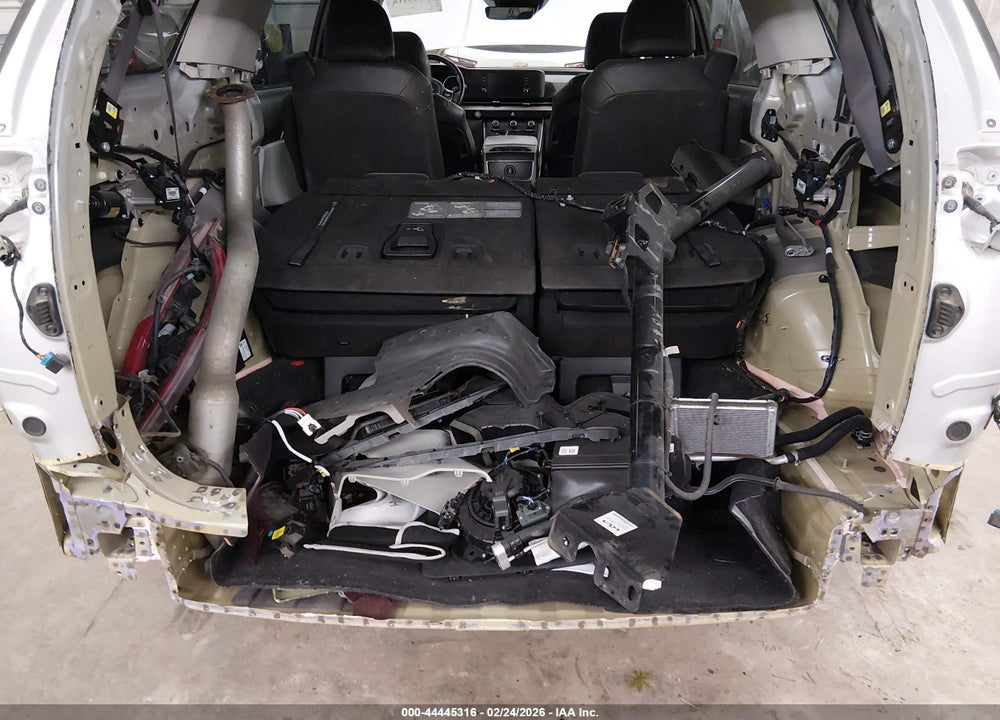 2023 KIA CARNIVAL MPV LX SEAT PACKAGE VIN: KNDNB4H39P6205488