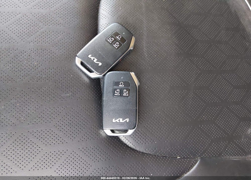 2023 KIA CARNIVAL MPV LX SEAT PACKAGE VIN: KNDNB4H39P6205488