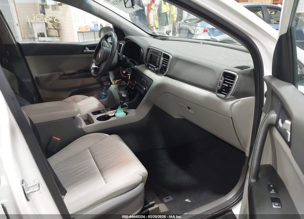 2019 KIA SPORTAGE LX VIN: KNDPMCAC4K7499179