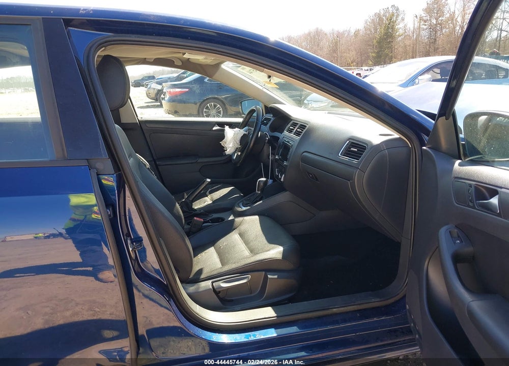 2011 VOLKSWAGEN JETTA 2.5L SE VIN: 3VWDX7AJ9BM082403
