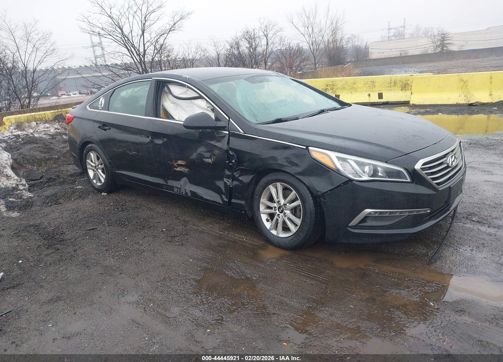 2015 HYUNDAI SONATA SE VIN: 5NPE24AF9FH026313