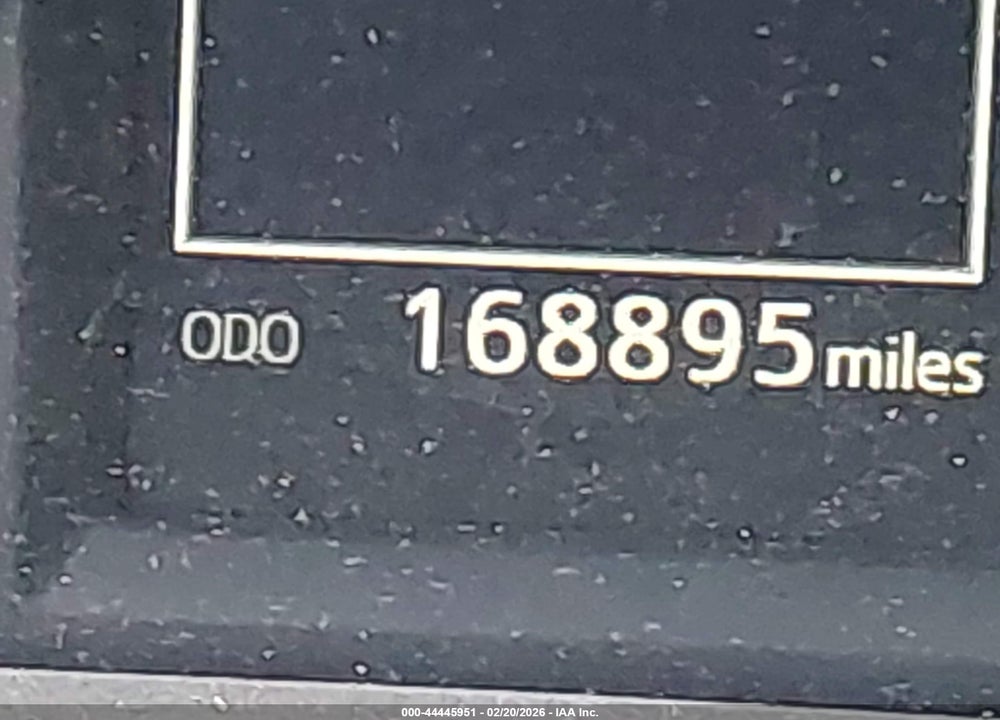 2018 TOYOTA RAV4 XLE VIN: 2T3RFREV8JW773844