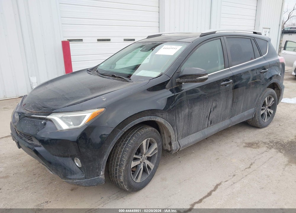 2018 TOYOTA RAV4 XLE VIN: 2T3RFREV8JW773844