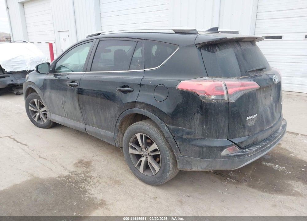 2018 TOYOTA RAV4 XLE VIN: 2T3RFREV8JW773844