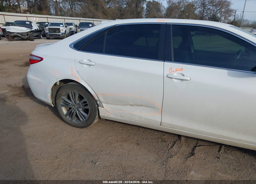 2015 TOYOTA CAMRY SE VIN: 4T1BF1FK5FU872631