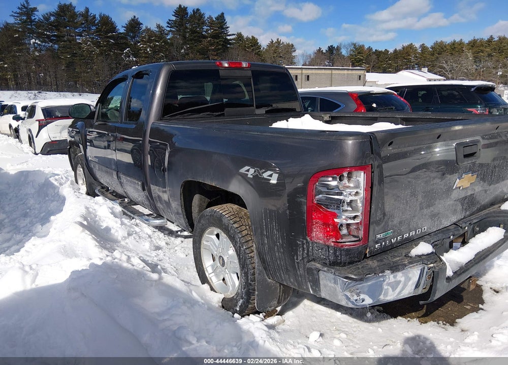 2010 CHEVROLET SILVERADO 1500 LT VIN: 1GCSKSE39AZ114805