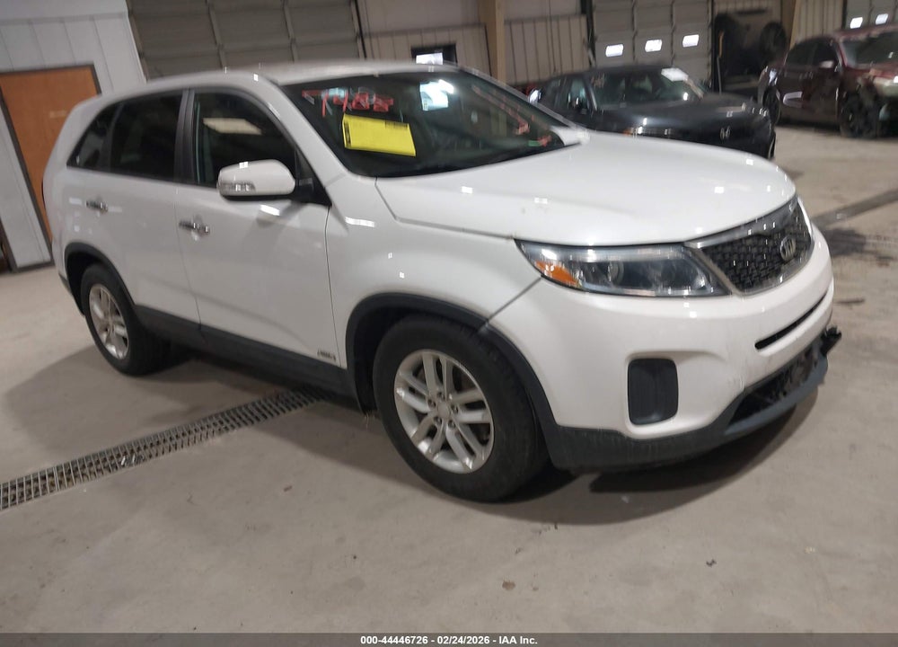 2015 KIA SORENTO LX VIN: 5XYKTCA63FG567942