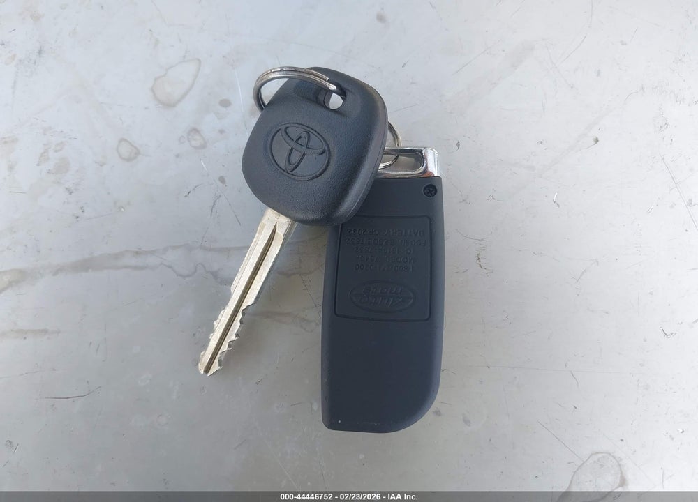 2017 TOYOTA COROLLA L VIN: 5YFBURHE5HP609409