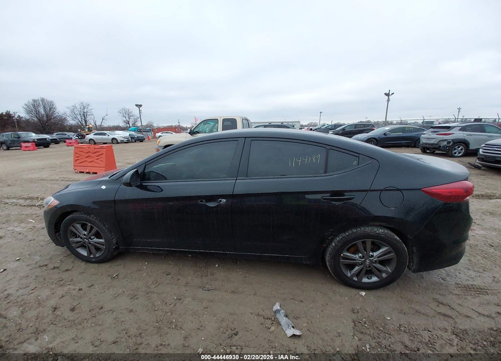 2018 HYUNDAI ELANTRA SEL VIN: 5NPD84LF0JH231678