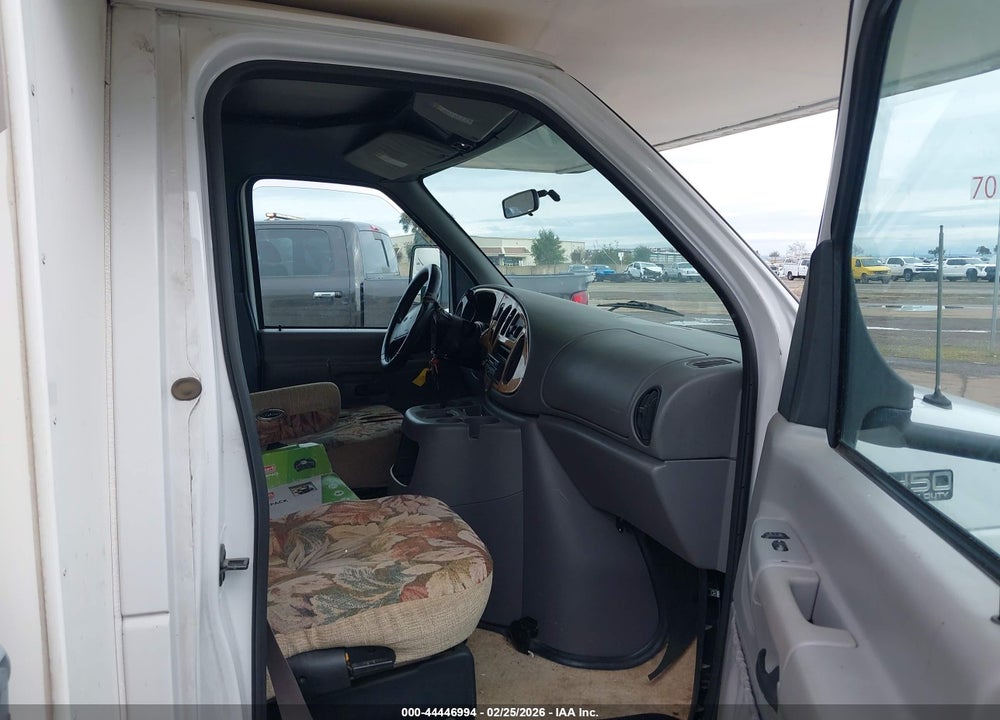 2000 FORD E-450 CUTAWAY STANDARD VIN: 1FDXE45S0YHA25958