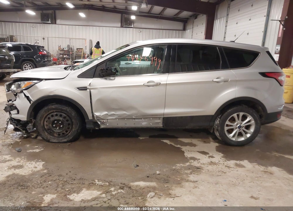 2017 FORD ESCAPE SE VIN: 1FMCU9GDXHUE89196